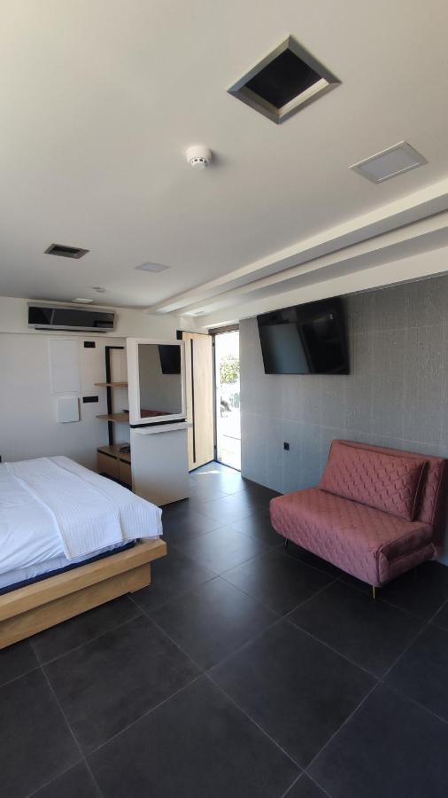 Summertime Signature Suites Agia Marina  ภายนอก รูปภาพ