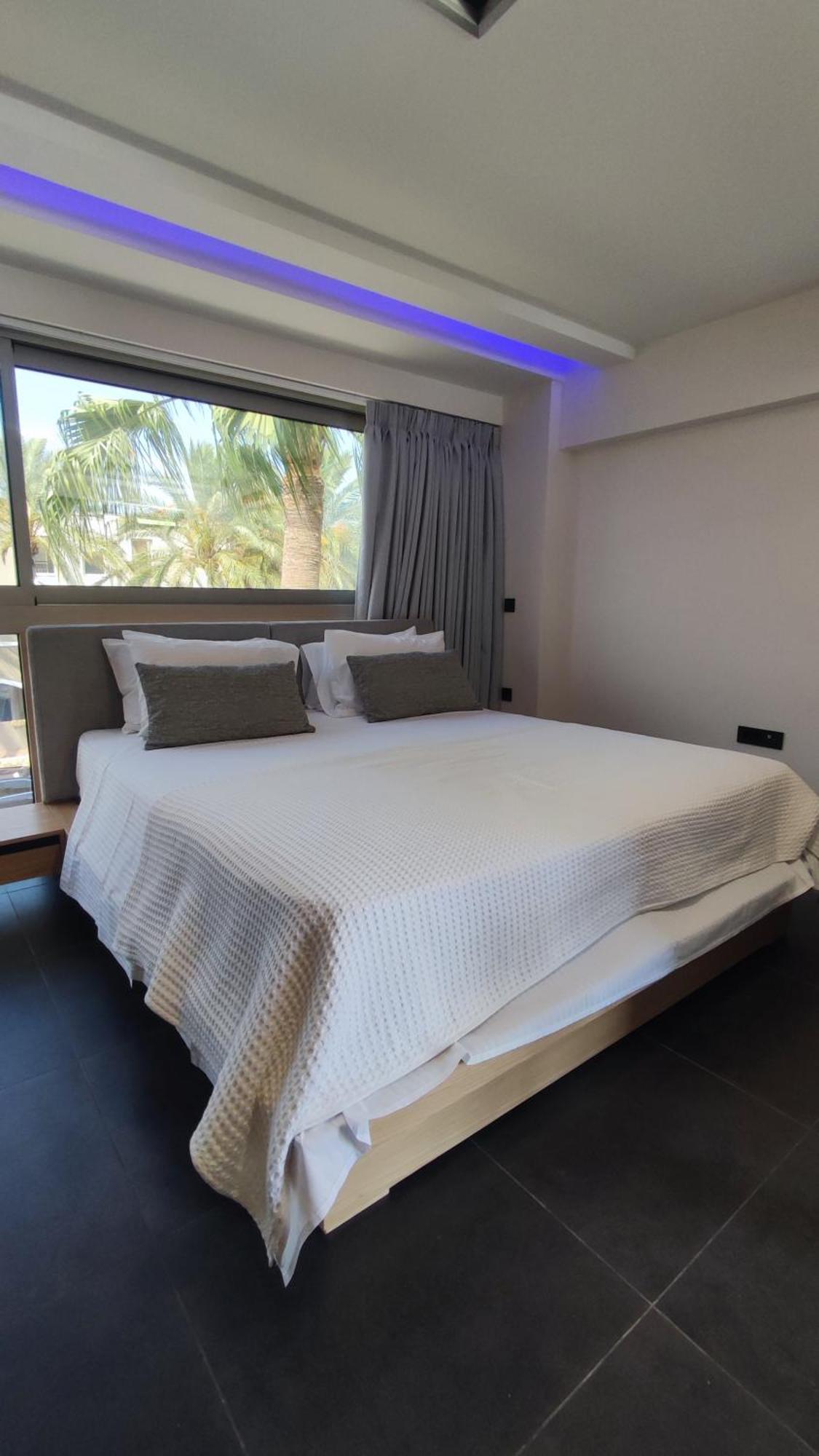 Summertime Signature Suites Agia Marina  ภายนอก รูปภาพ