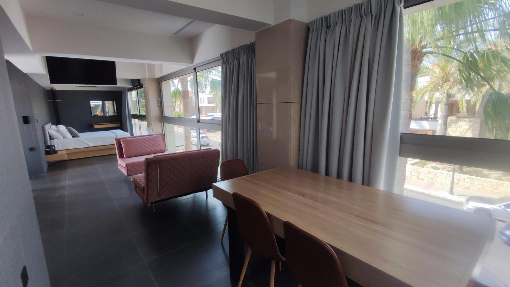 Summertime Signature Suites Agia Marina  ภายนอก รูปภาพ