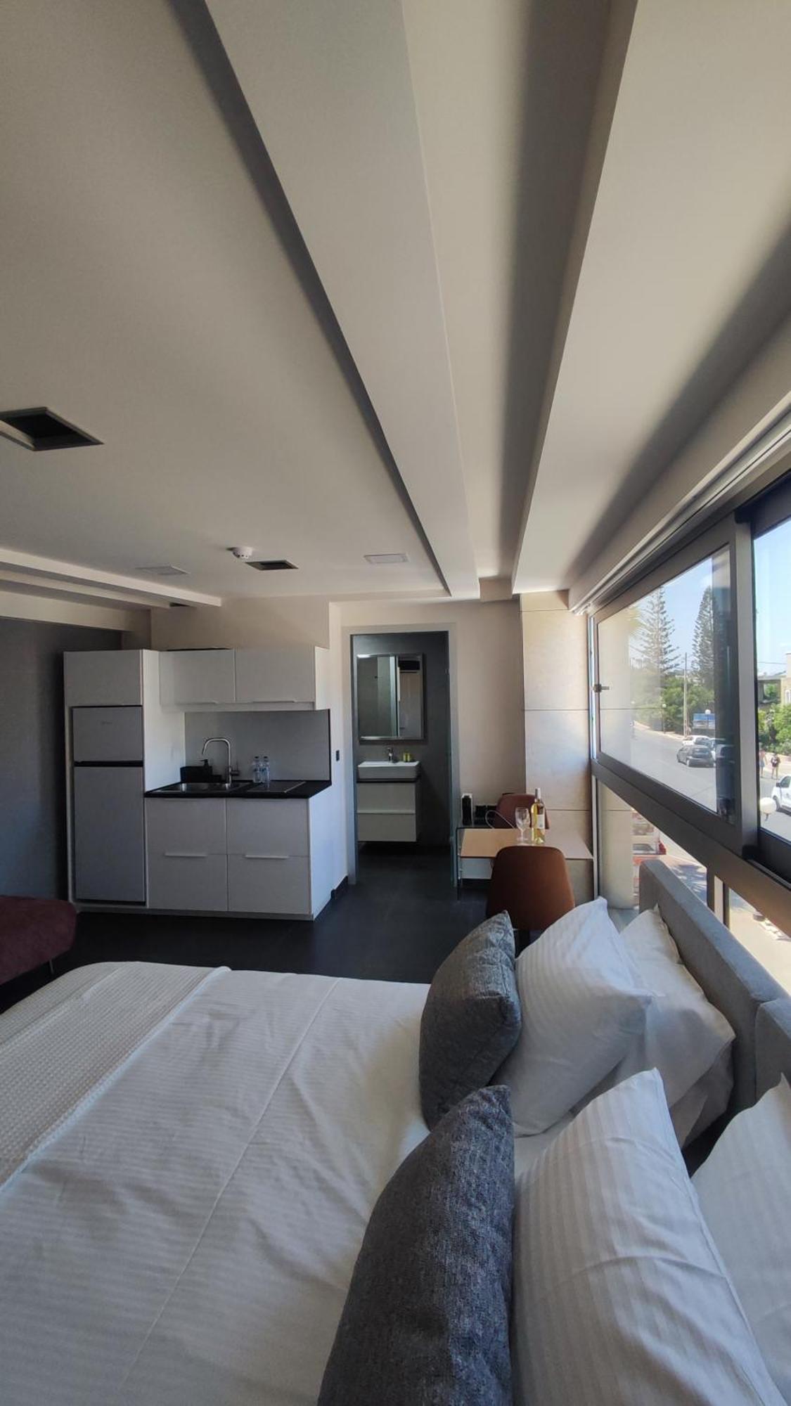 Summertime Signature Suites Agia Marina  ภายนอก รูปภาพ